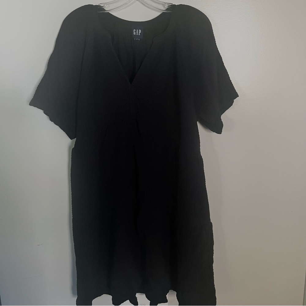 GAP Black V-Neck Short Sleeve Dress